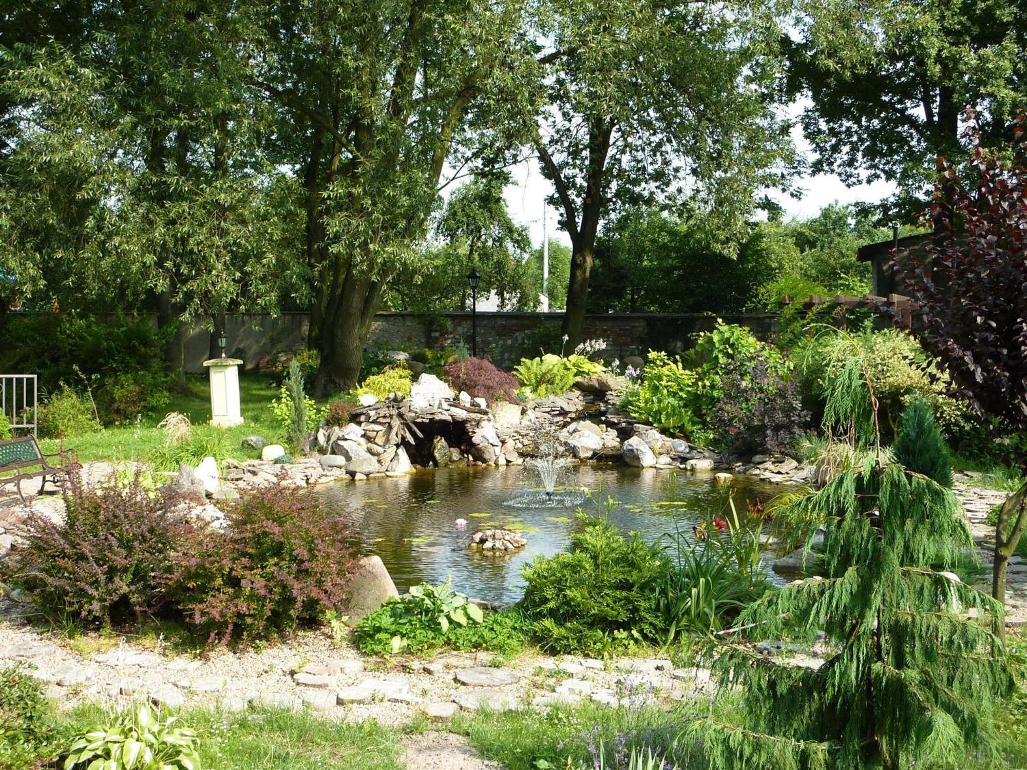 Palac Nieznanice Zabytek Goscinny Ze Spa Bagian luar foto